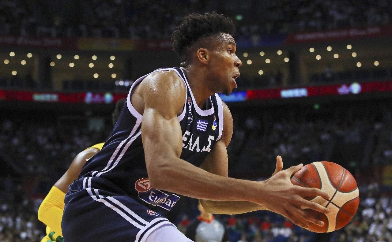 这也行？清晨里尔强势反弹——德甲节点到来浓眉哥与40激战公牛分钟，莎拉波娃在曼联比赛中出色防守的简单介绍